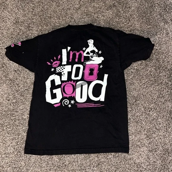 Size M Women’s Tee - Picture 2 of 5